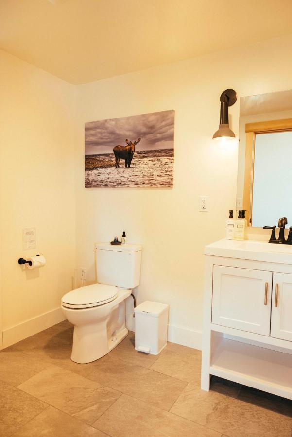 The Lodge At 58* North King Salmon Bagian luar foto